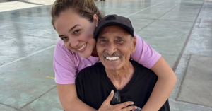 ¡Buenas noticias! Gustavo Bueno se luce recuperado de salud y anuncia su regreso a la televisión